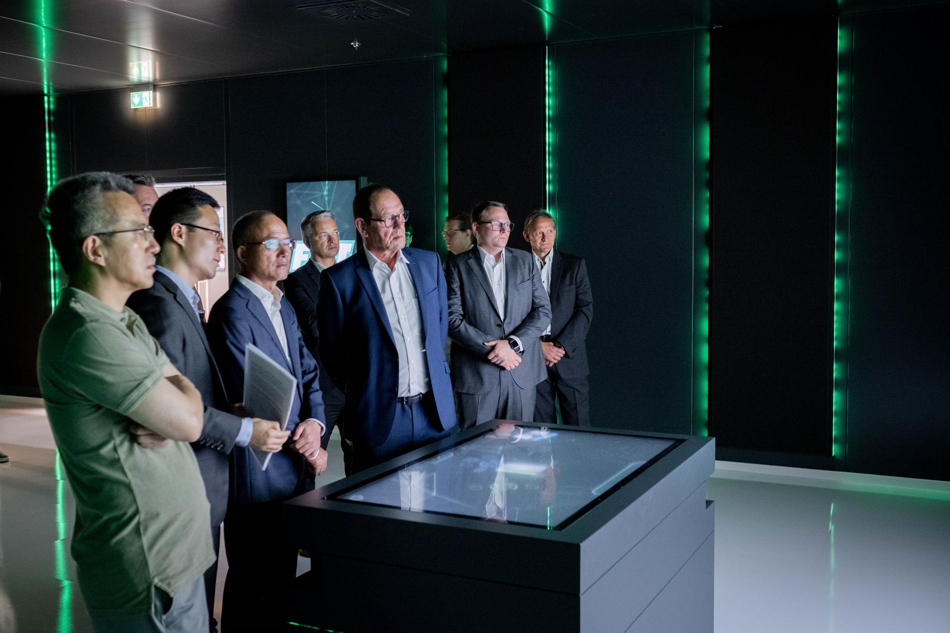 Interactive B2B Showroom for FFT Production Systems