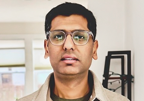 Redefining search and social media experiences through AI