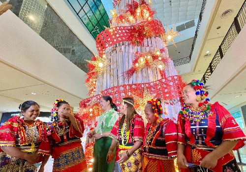 Ayala Malls Abreeza Bridges Opportunities to the Matigsalug Community Through Tree of Hope Campaign