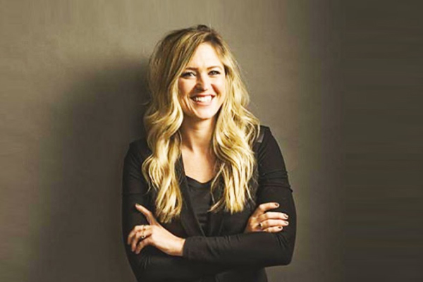 Rachel Layton Smith of Fresh Hospitality Awarded 2021's Woman Leadership of the Year!